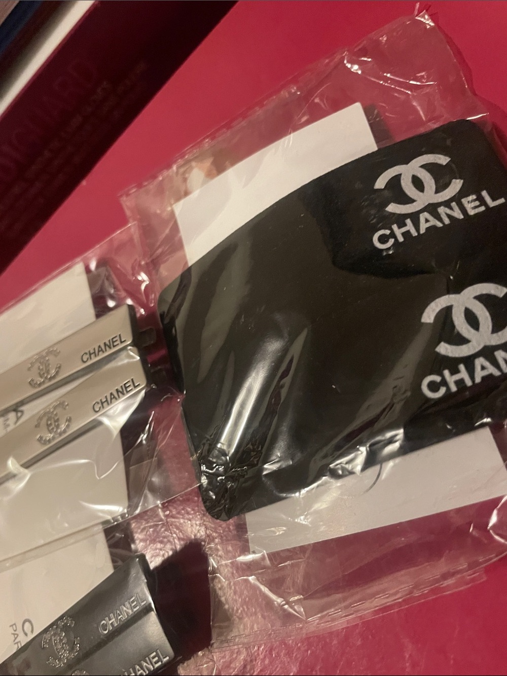 Beaute GWP hair accessories - Picture 13 of 17